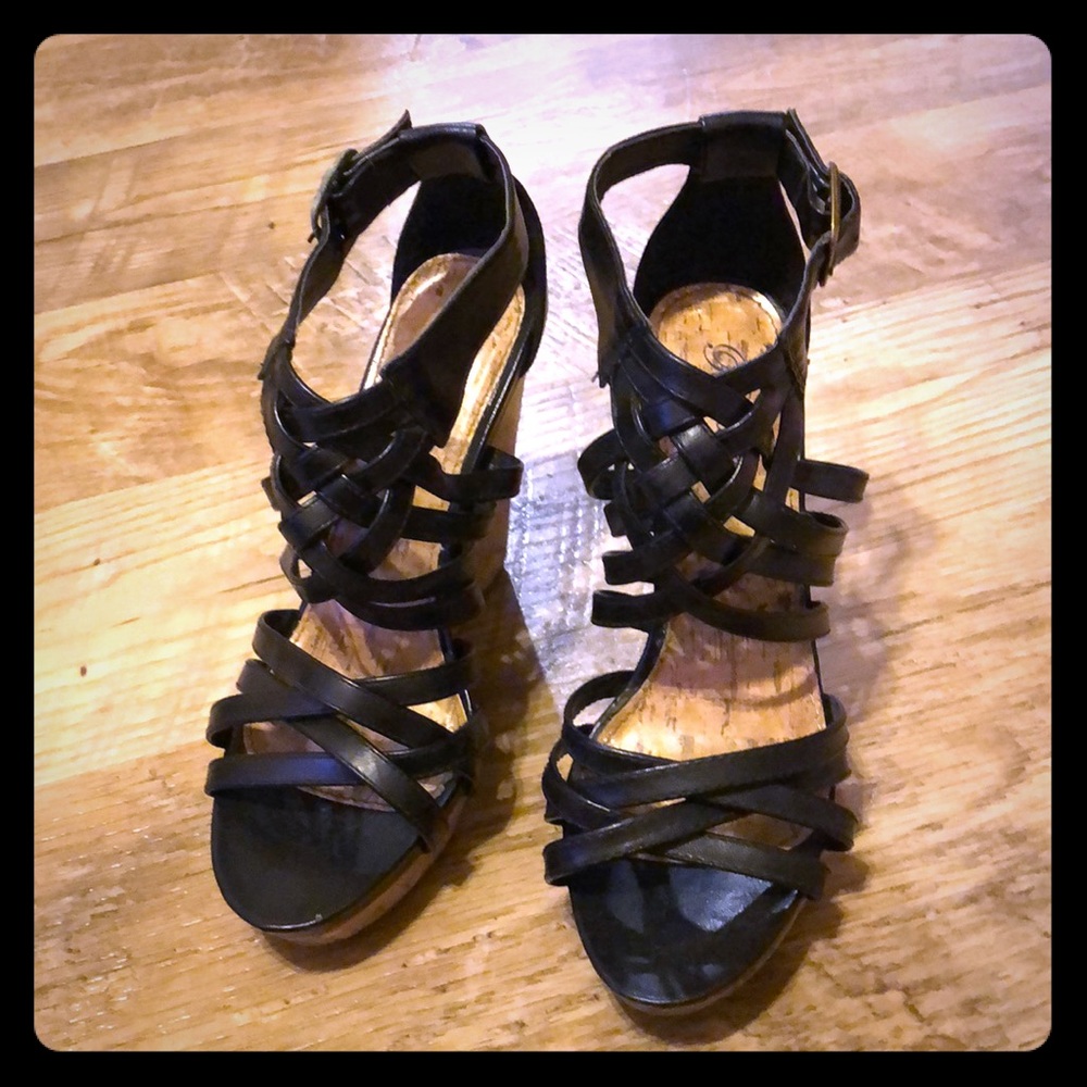 Black wedge heels!